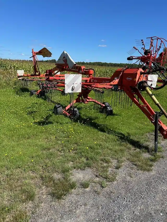 Gallery image 1 for Used Kuhn GA 7822 Rake