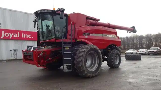 Gallery image 2 for Used 2014 Case IH 8230 Combine