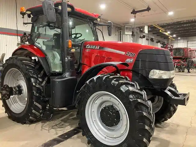 Gallery image 1 for Used 2016 Case IH MAGNUM 220 Tractor