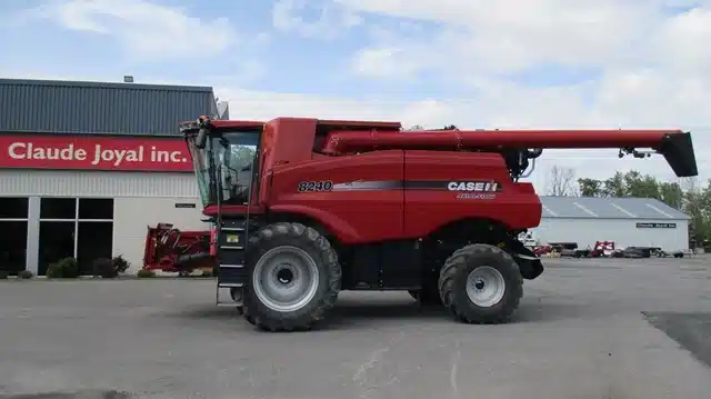 Gallery image 1 for Used 2015 Case IH 8240 Combine