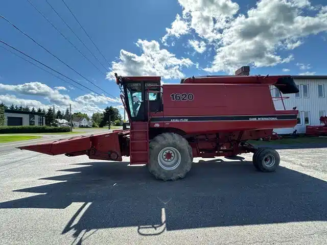 Gallery image 2 for Used 1989 Case IH 1620 Combine