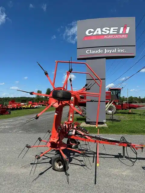 Gallery image 1 for Used Kuhn GF 5202 THA Tedder