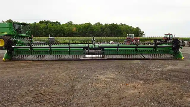 Gallery image 1 for 2018 John Deere 640FD Header - Flex Draper