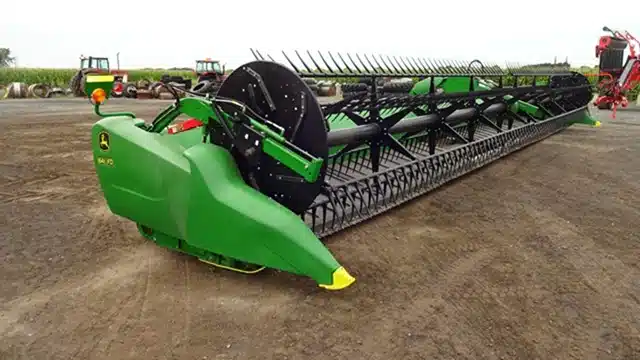 Gallery image 2 for 2018 John Deere 640FD Header - Flex Draper