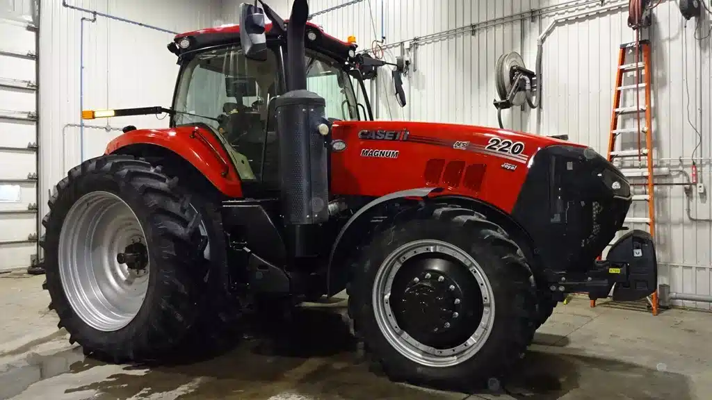 Gallery image 2 for Used 2020 Case IH MAGNUM 220 CVT Tractor