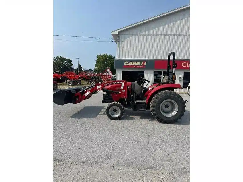 Gallery image 1 for Used 2021 Case IH Farmall Tractor