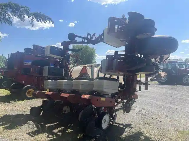 Gallery image 2 for White 6100 Planter