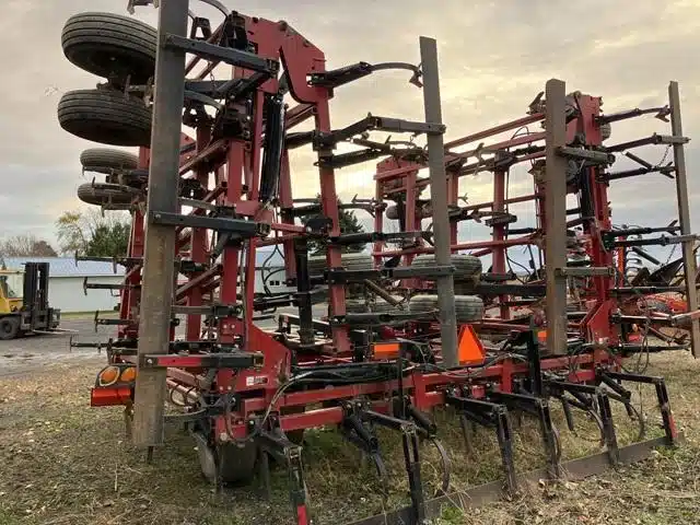Gallery image 2 for Used Case IH 200 Cultivator