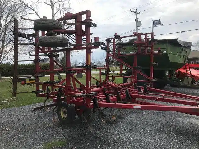 Gallery image 2 for Wil-Rich 3430 Cultivator