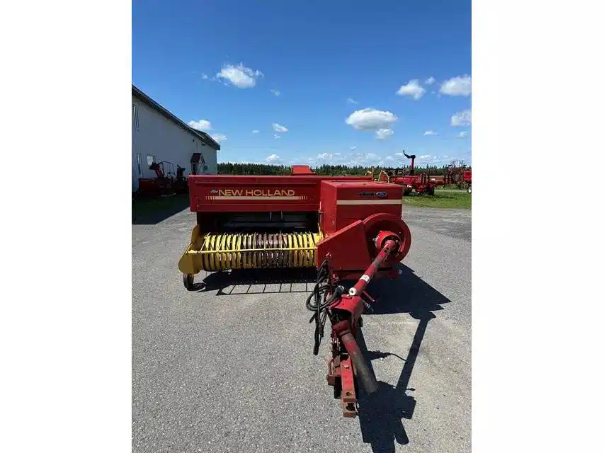 Gallery image 2 for Used New Holland 565 Square Baler - Small