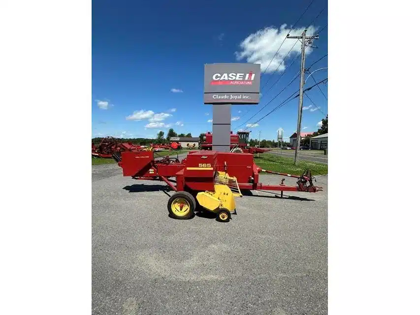 Gallery image 1 for Used New Holland 565 Square Baler - Small