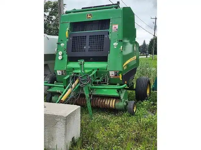 Gallery image 2 for 2009 John Deere 582 Round Baler