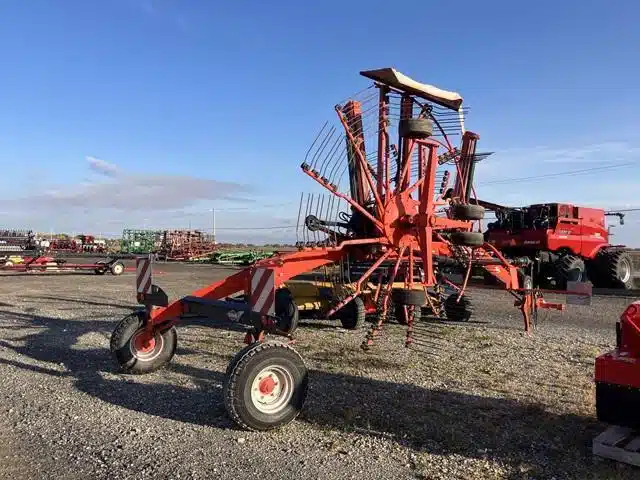 Gallery image 2 for 2016 Kuhn GA 8030 Rake