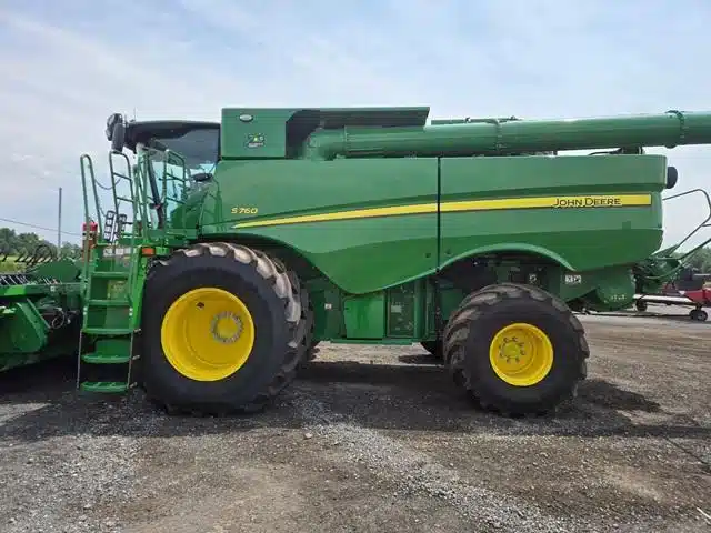 Used 2022 John Deere S760 Combine
