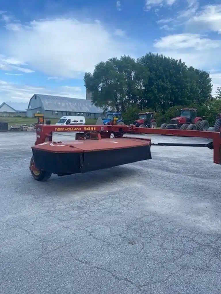 Gallery image 1 for New Holland 1411 Disc Mower Conditioner
