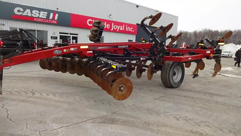 Gallery image 1 for Case IH ECOLO-TIGER 730C Disc Ripper