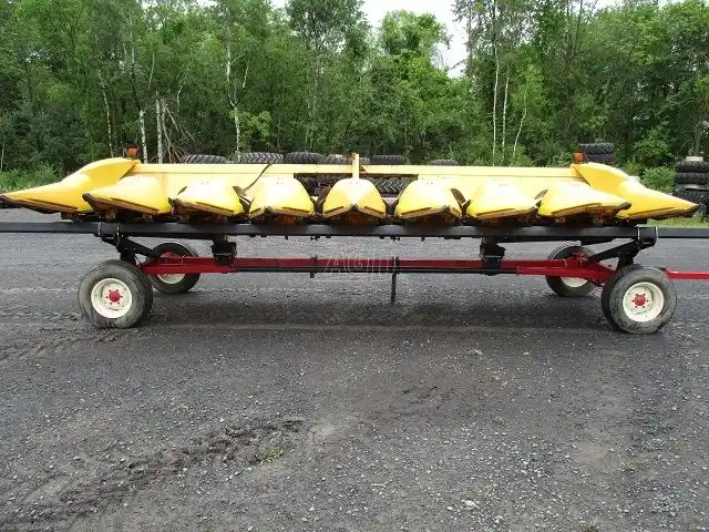 Gallery image 1 for New Holland 98C Header - Row Crop