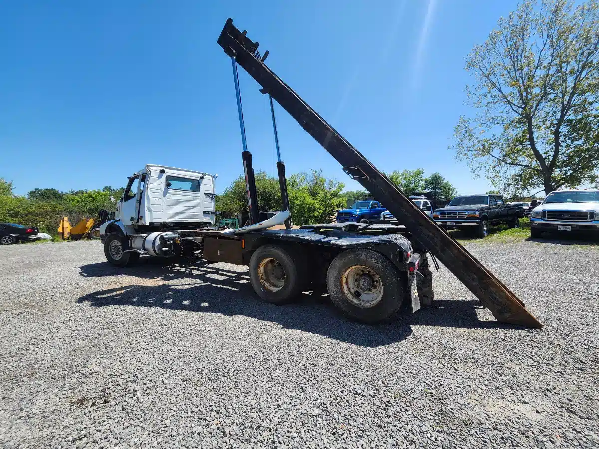 Gallery image 1 for Used 2003 Volvo VHD Truck - Roll Off