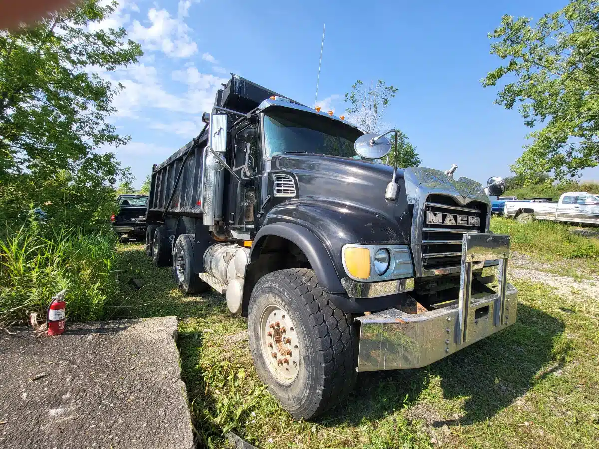 Gallery image 2 for Used 2005 Mack Granite CV713 Truck - Dump