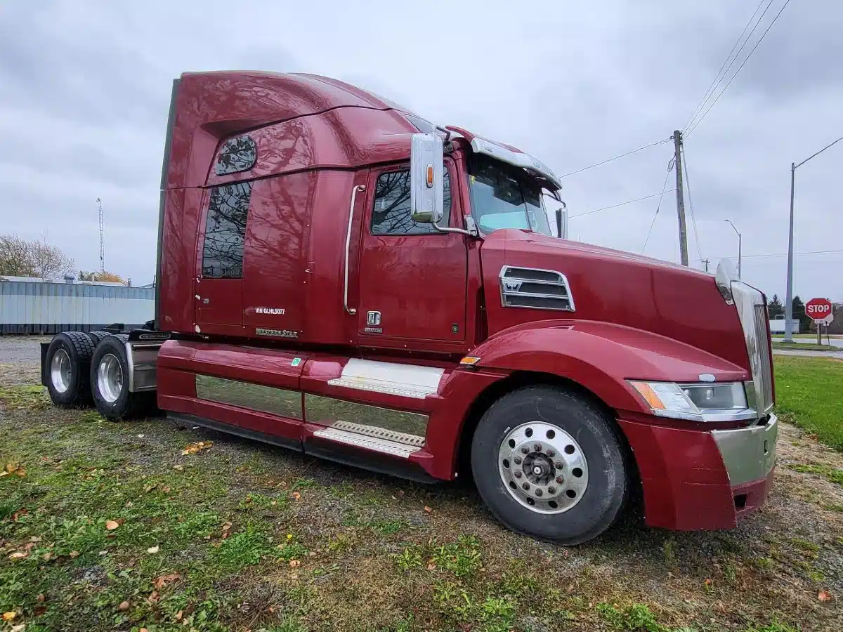 Used 2016 Western Star 5700XE Semi-Truck