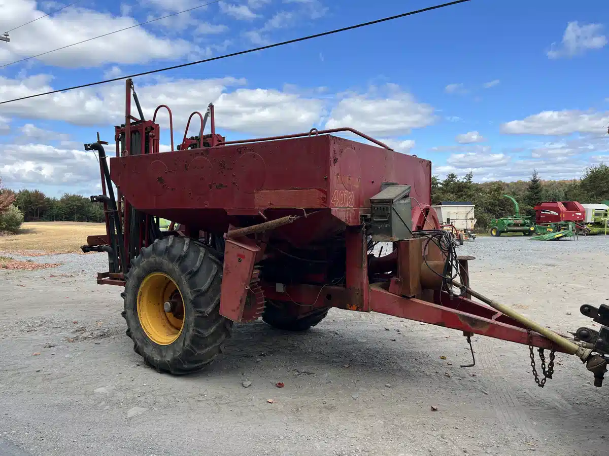 Gallery image 1 for Used Överum 4012-6012 JET Spreader - Fertilizer