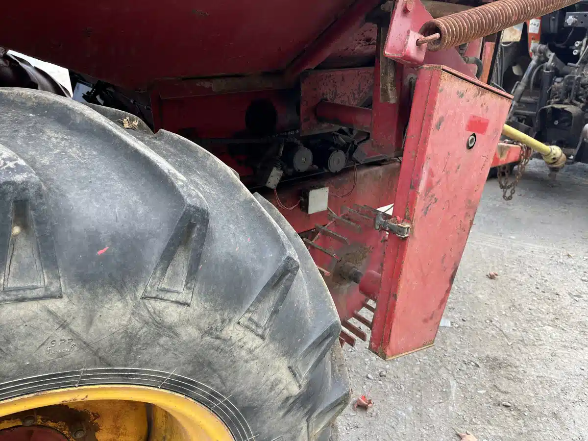 Gallery image 2 for Used Överum 4012-6012 JET Spreader - Fertilizer