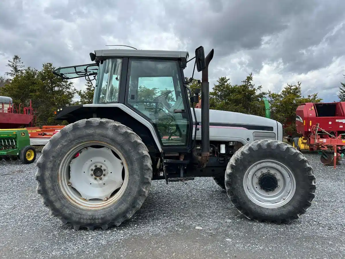 Gallery image 2 for Used 1998 White 6710 Tractor