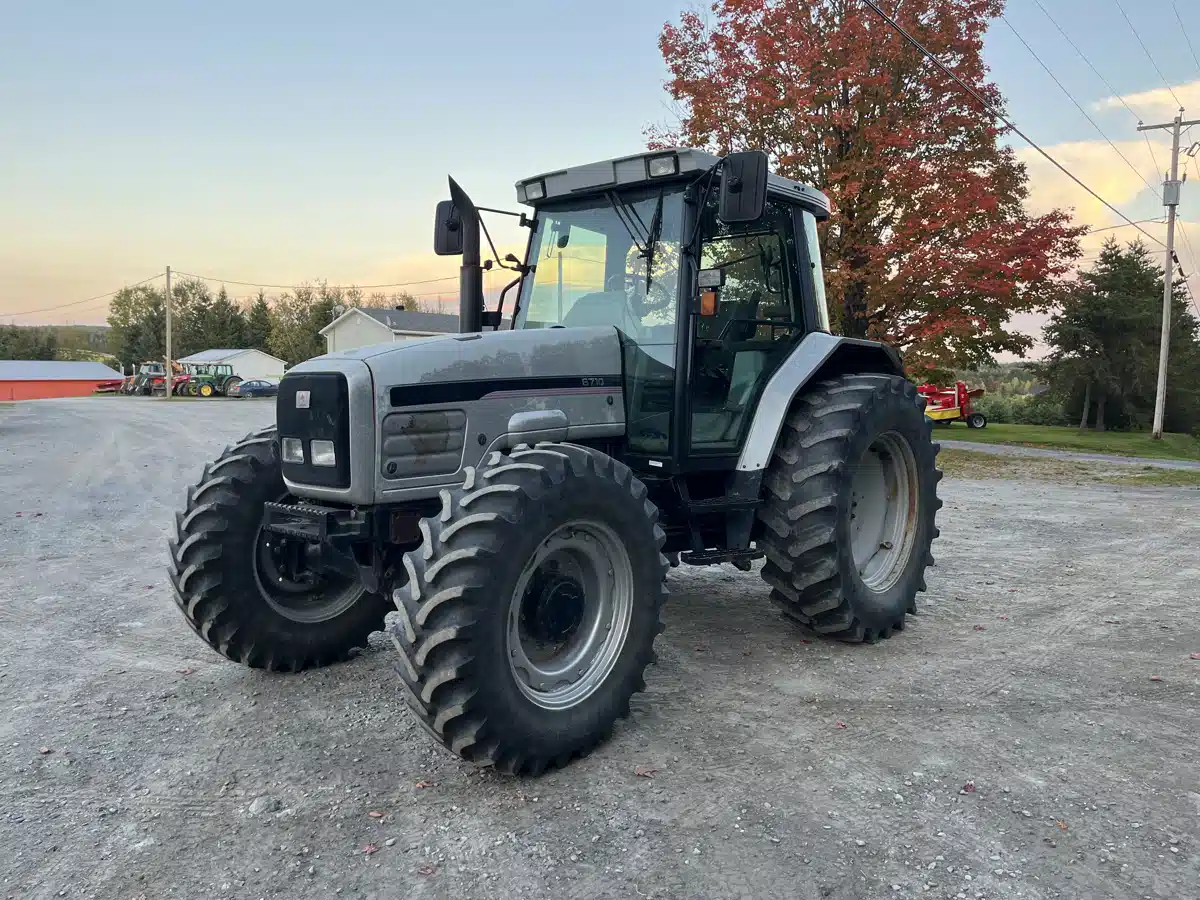 Gallery image 1 for 1998 White 6710 Tractor