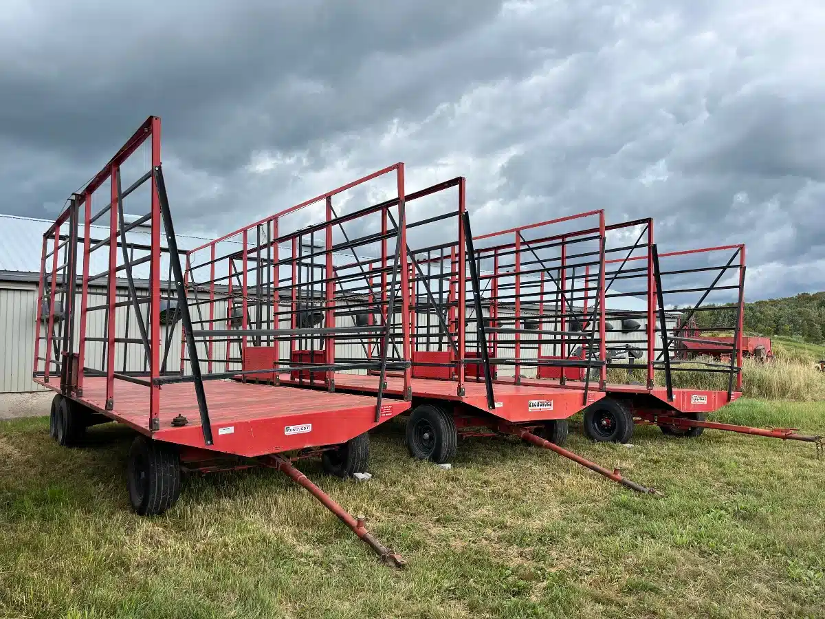 Gallery image 1 for Used 1995 Pronovost 8X24 Bale Throw Rack