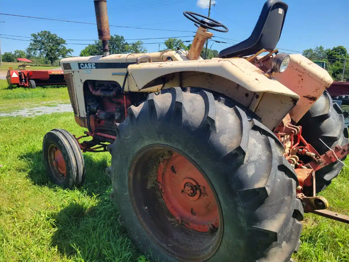 Gallery image 2 for Used Case 730 Tractor