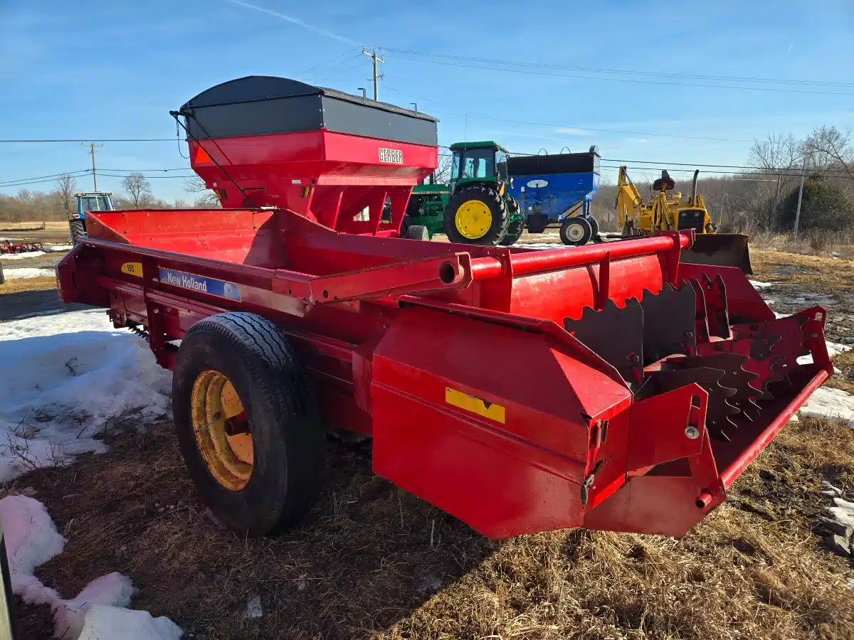 Gallery image 2 for Used New Holland 155 Manure Spreader