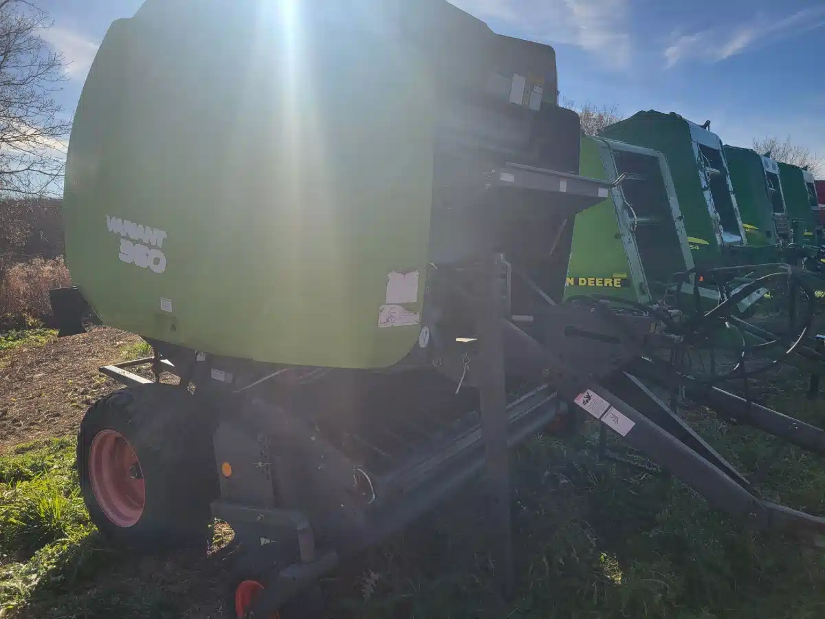 Image for Used CLAAS VARIANT 360 Round Baler