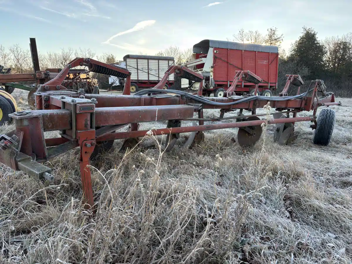 Gallery image 1 for Used Sanderum 4 furrow Plow