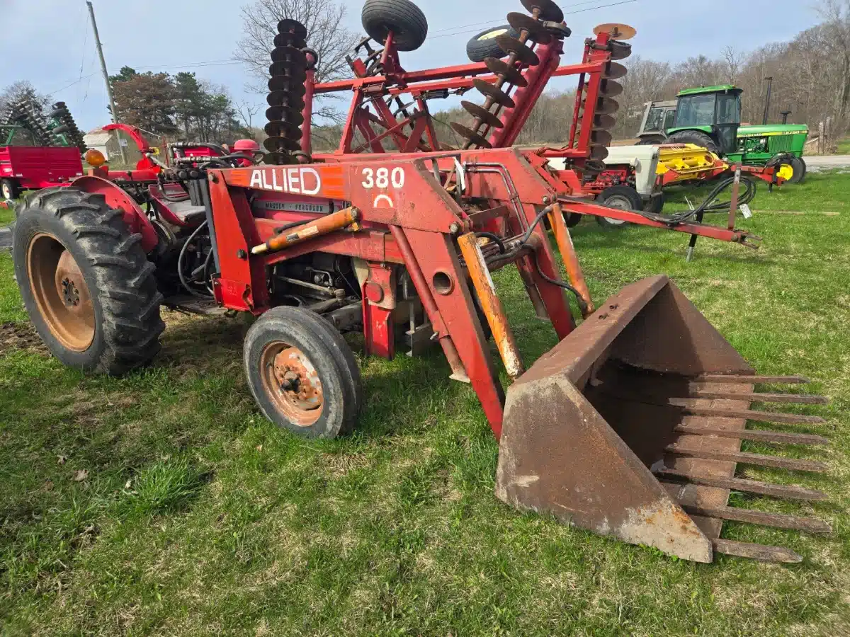 Gallery image 1 for Used Massey Ferguson 135 Tractor