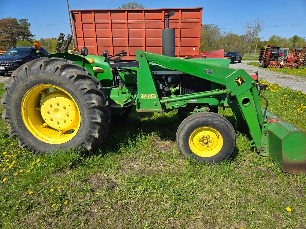 Gallery image 2 for Used John Deere 1120 Tractor