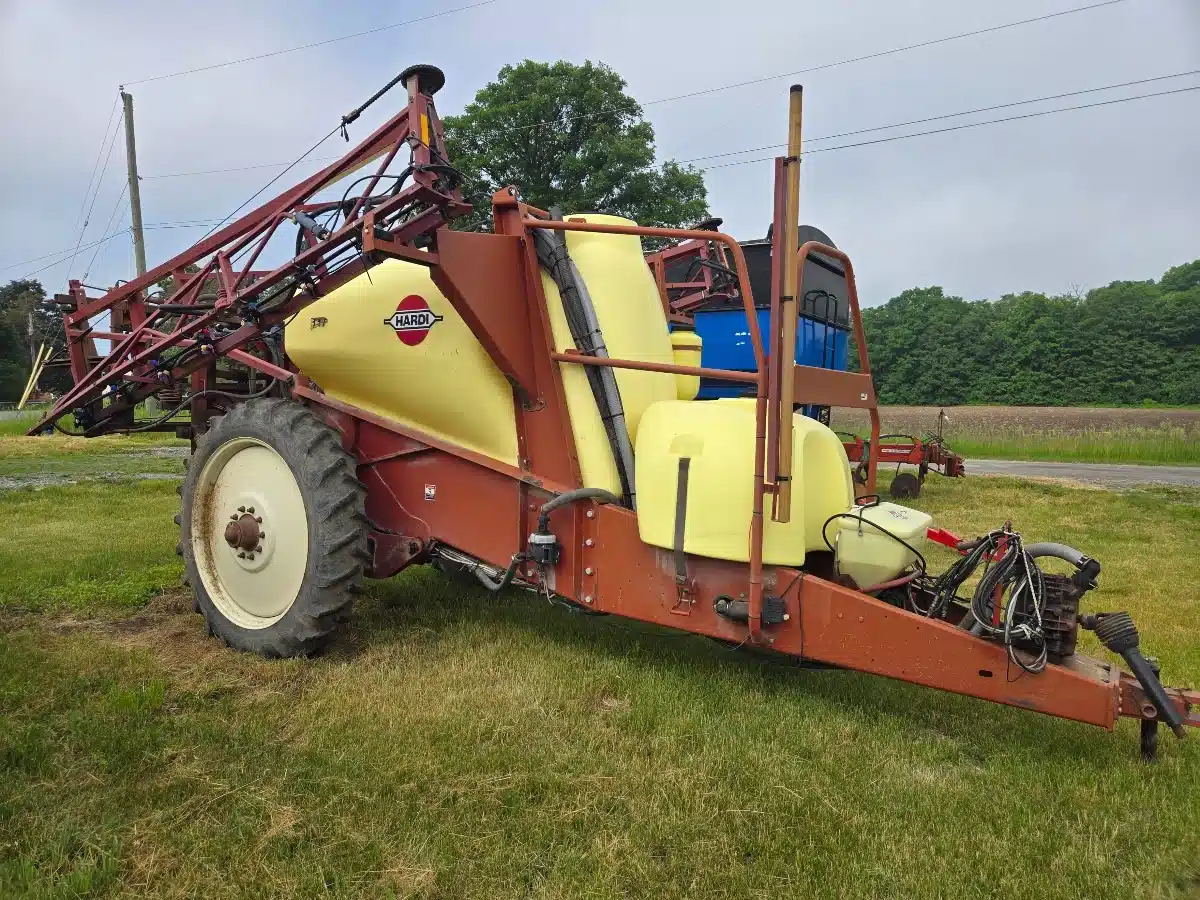 Gallery image 1 for Hardi NAVIGATOR NP1100 Sprayer - Pull Type