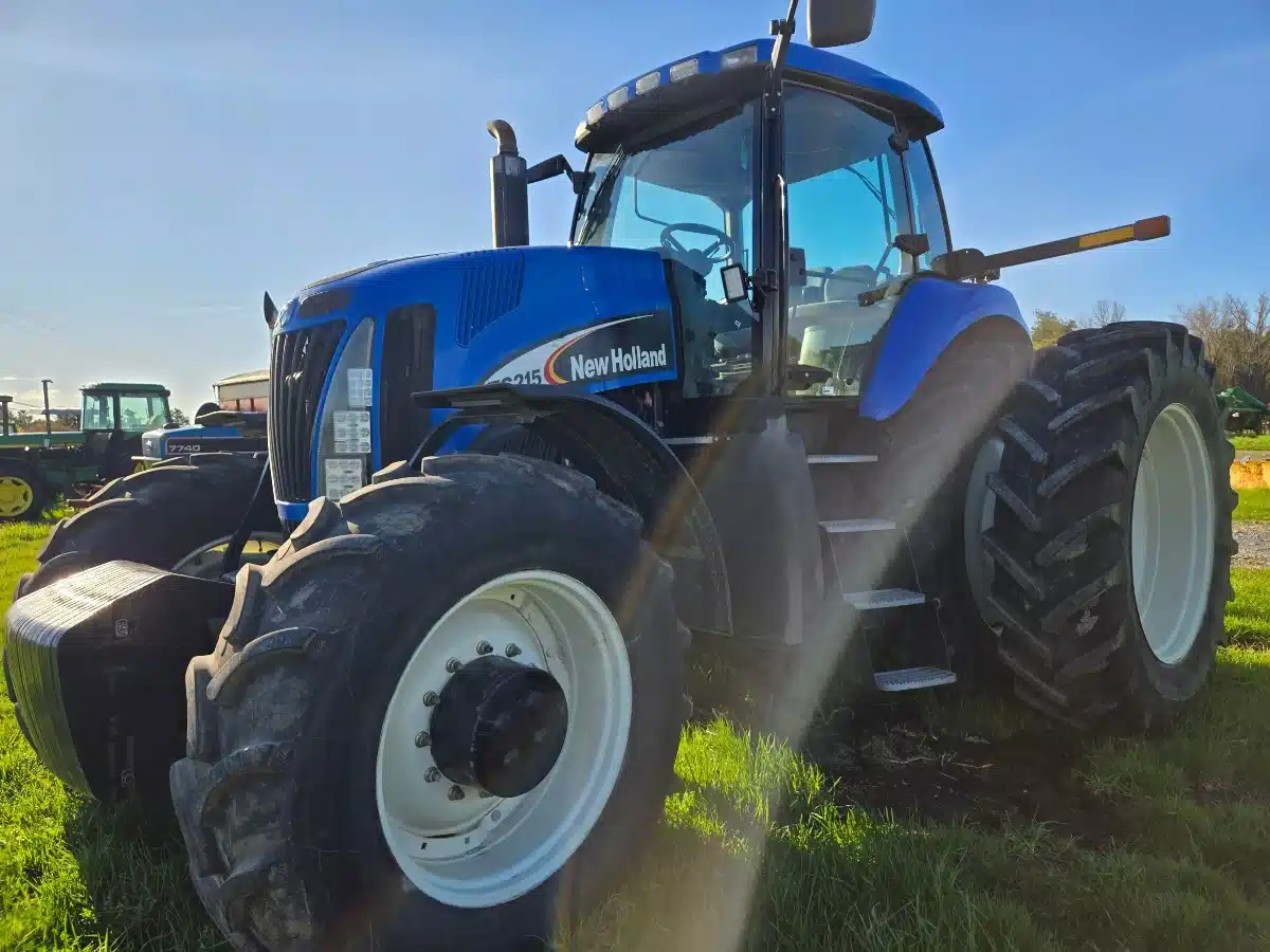 Photo de la Galerie 2 pour New Holland TG215 Tracteur