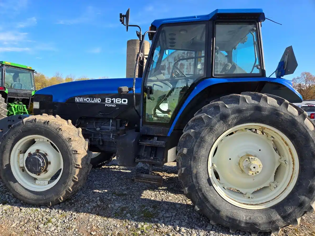 Gallery image 2 for New Holland 8160 Tractor