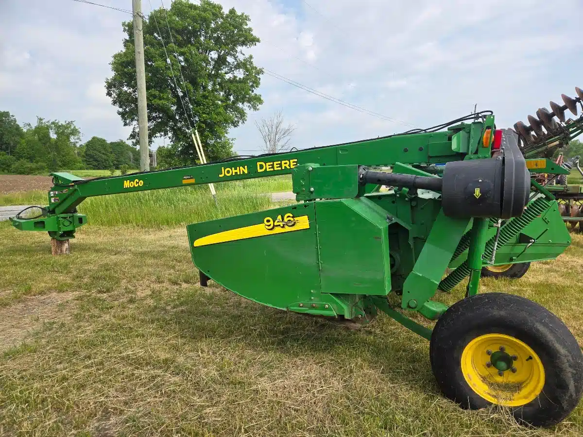 Gallery image 1 for 2019 John Deere 946 Disc Mower Conditioner