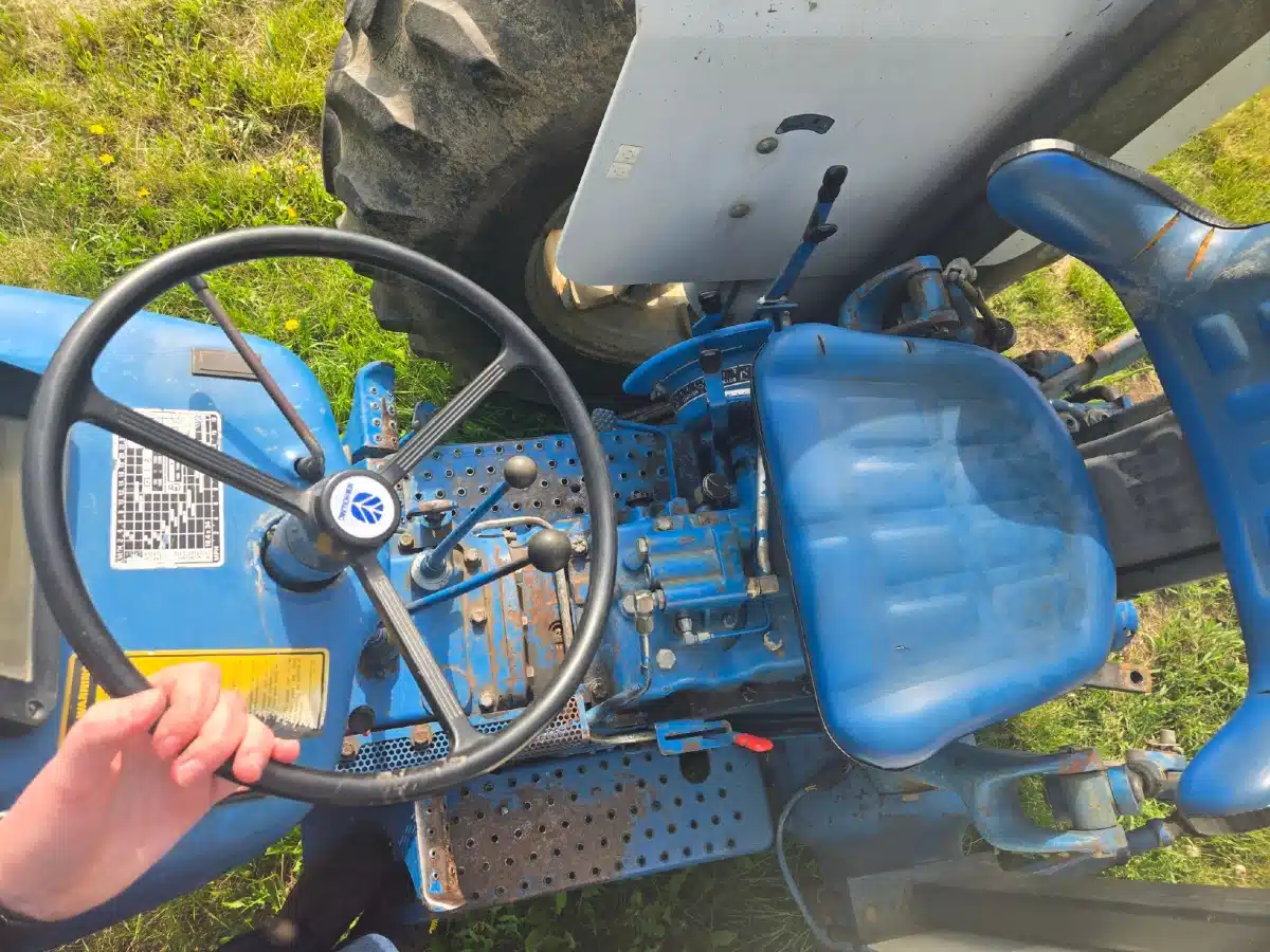 Gallery image 2 for Ford 6610 Tractor