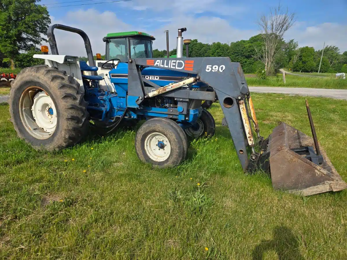 Gallery image 1 for Ford 6610 Tractor