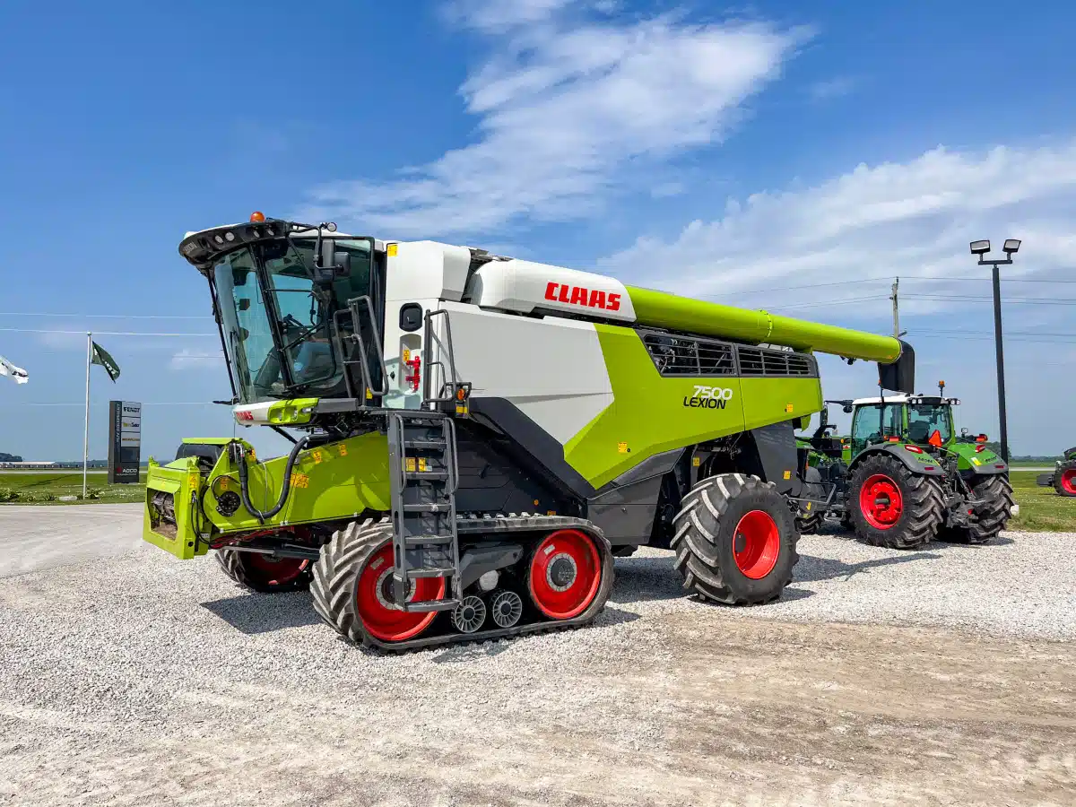 Gallery image 1 for Used 2021 CLAAS LEXION 7500tt Combine