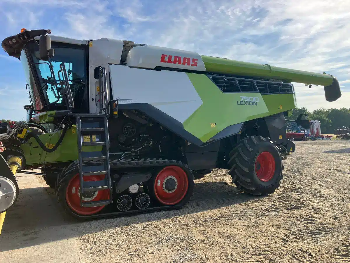 Gallery image 1 for Used 2021 CLAAS LEXION 7500tt Combine