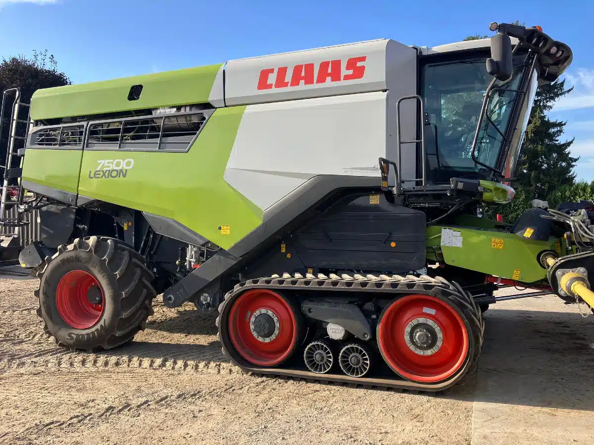 Gallery image 1 for Used 2021 CLAAS LEXION 7500tt Combine
