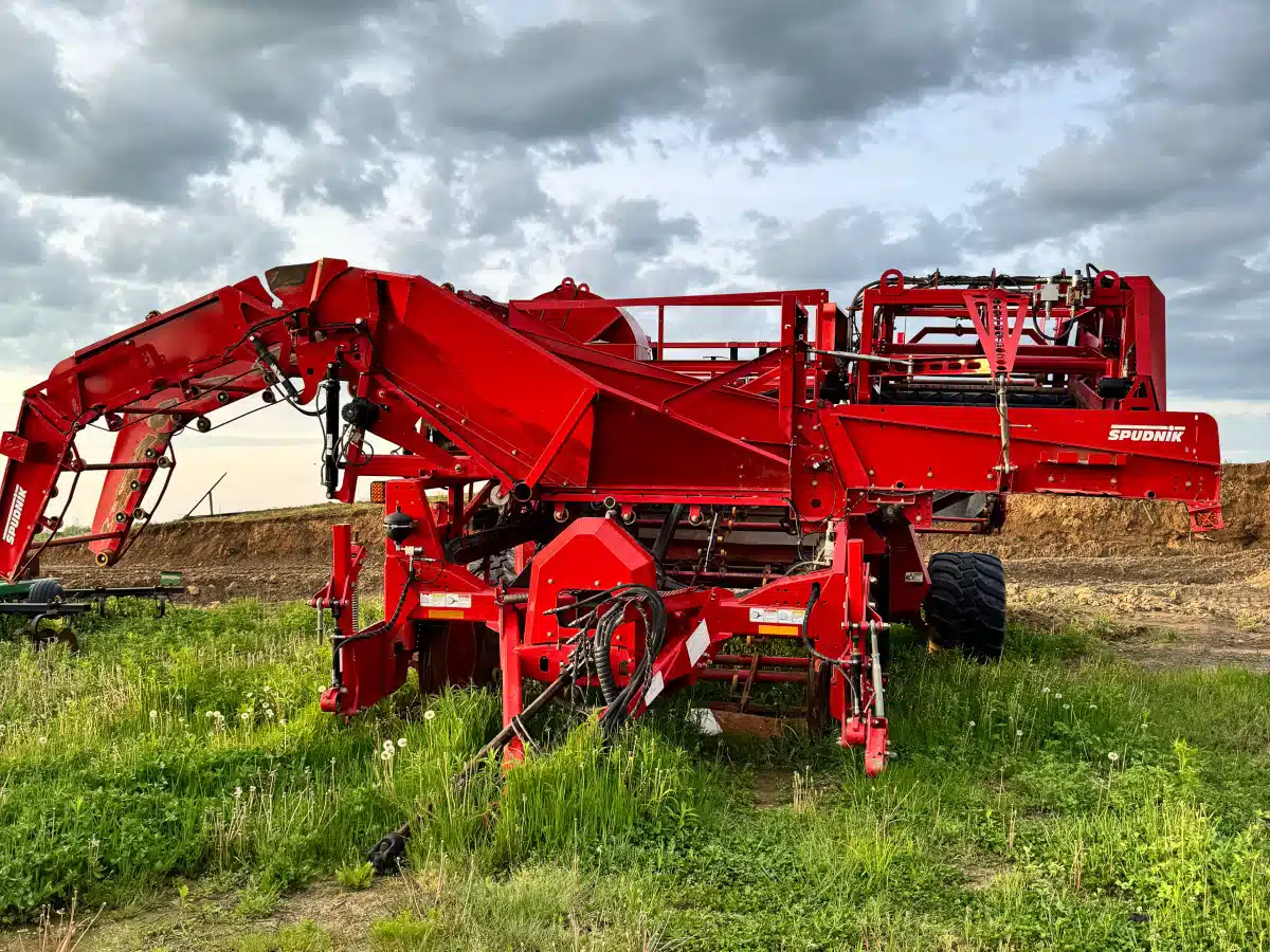 Gallery image 1 for Used 2018 Spudnik 6630 Potato Harvester