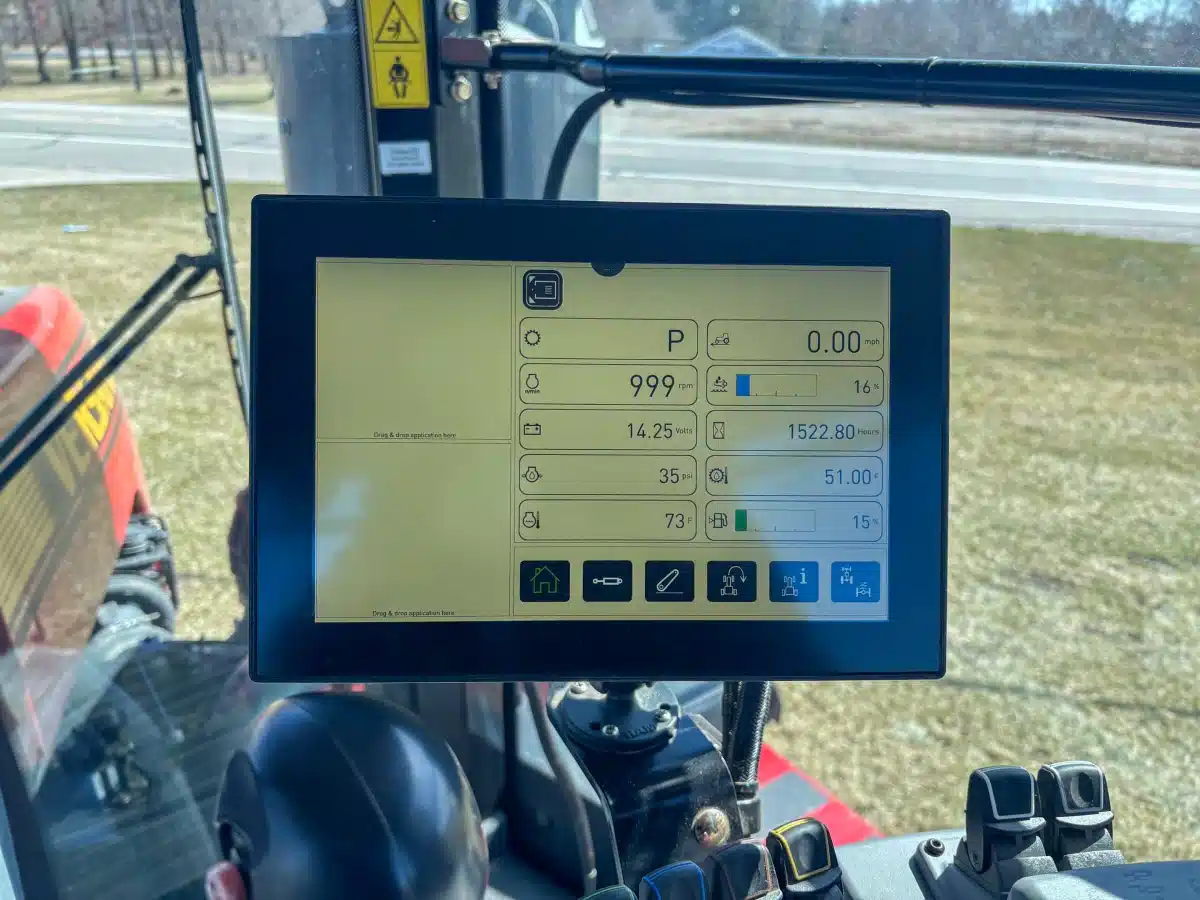 Gallery image 1 for Used 2021 Versatile 520DT Tractor