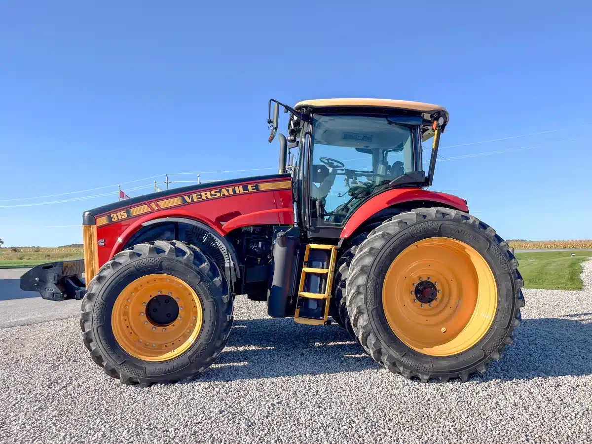 Gallery image 2 for Used 2022 Versatile 315 Tractor