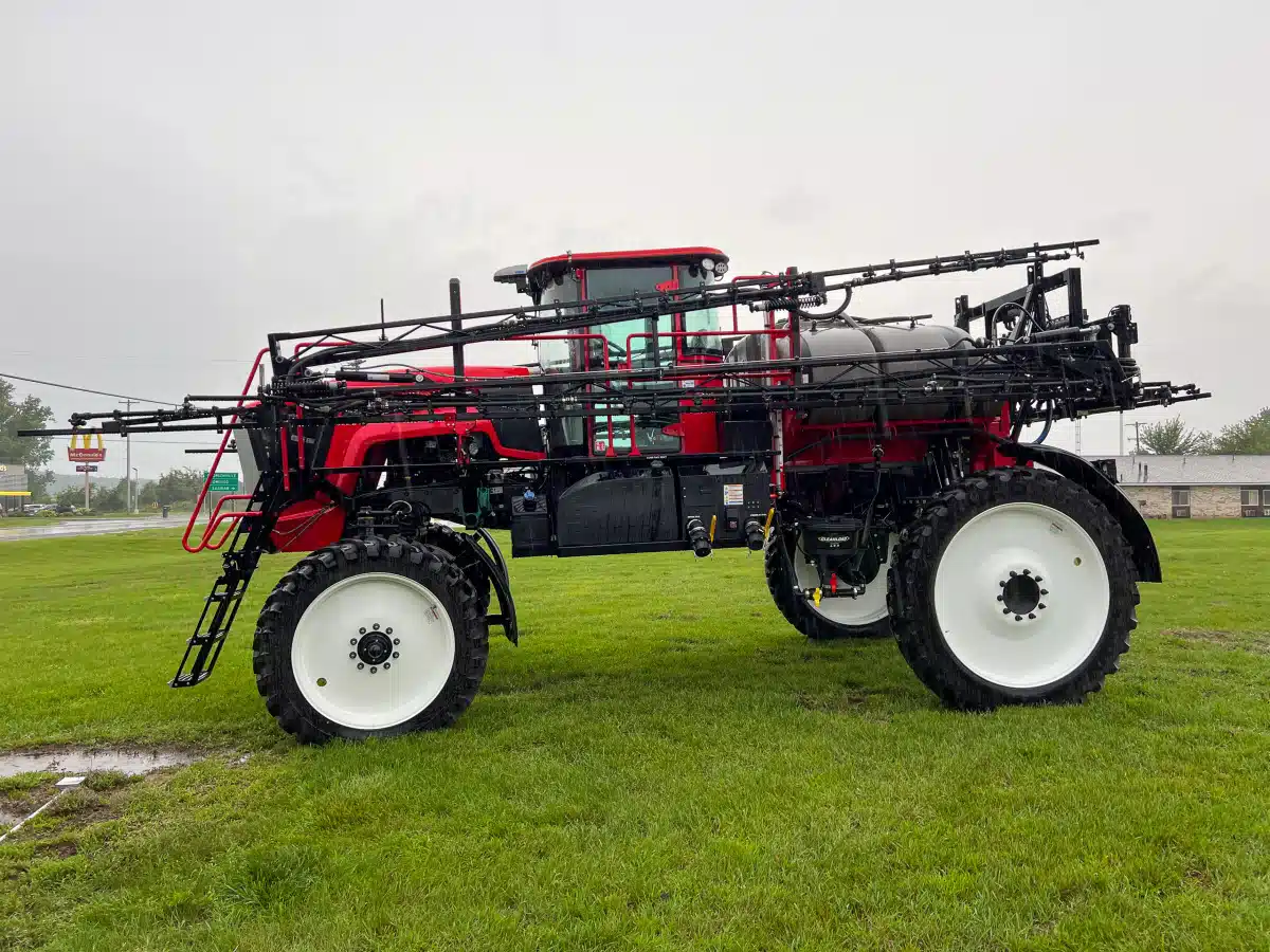 Gallery image 2 for Used 2022 Apache AS850 Sprayer - Self Propelled