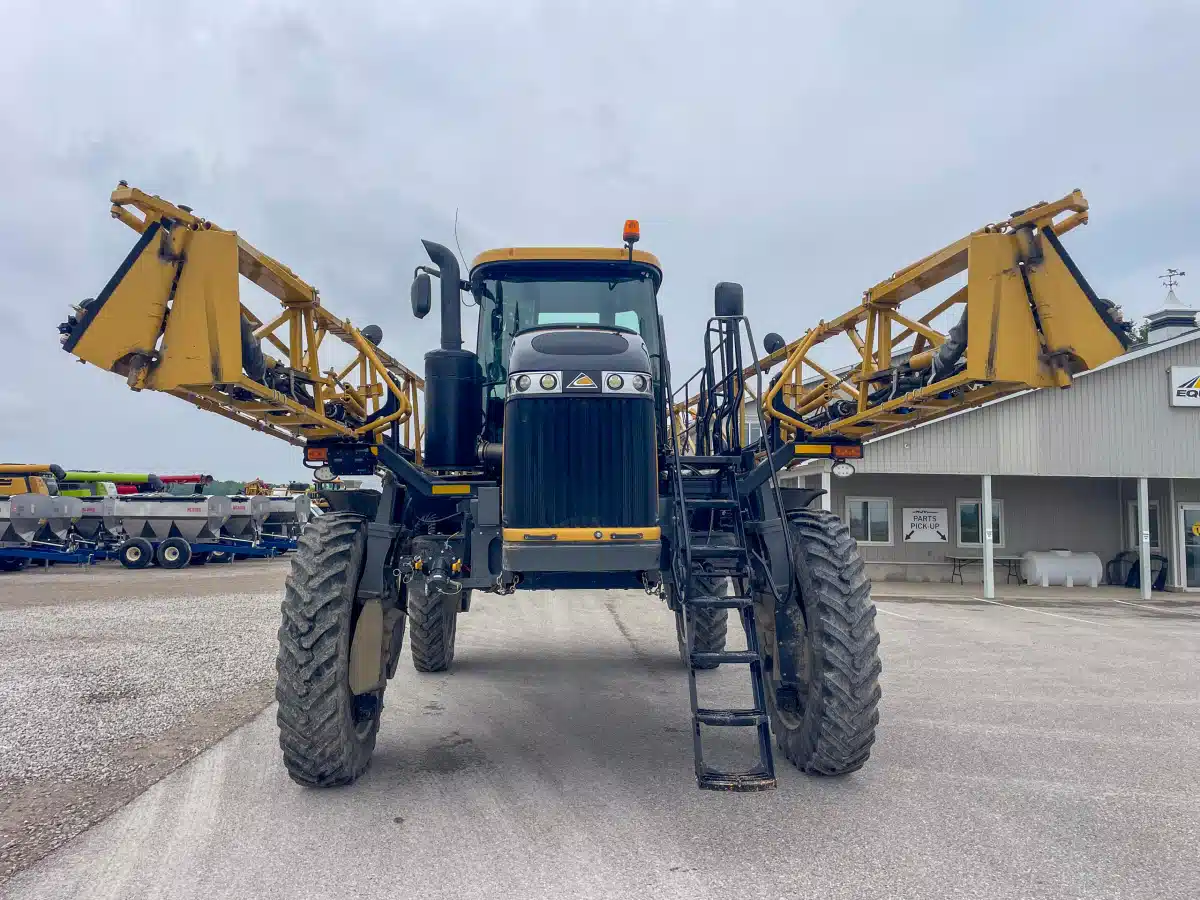 Gallery image 2 for Used 2021 RoGator RG1100C Sprayer - Self Propelled