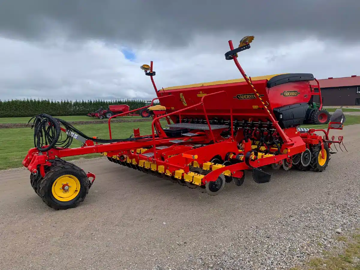Gallery image 1 for Used 2022 Väderstad Rapid 400 Seeder